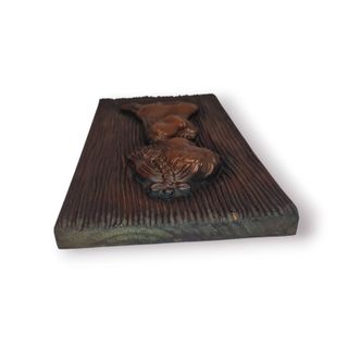 Baixo-Relevo Menina em Oração Esculpido