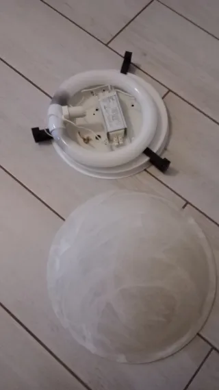 Plafoniera Neon Vetro e Plastica