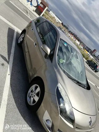 Renault Grand Scenic 2011