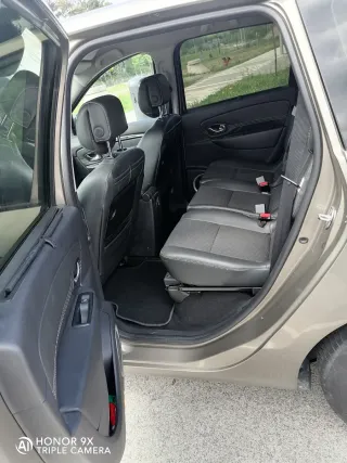 Renault Grand Scenic 2011