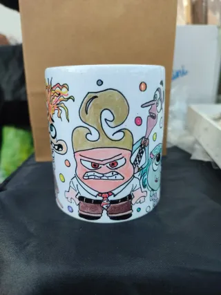 Tazza in porcellana dipinta a mano