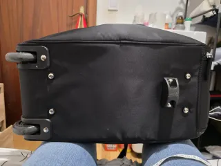 Maleta de viaje pequeña negra 20x40x27 cm ruedas