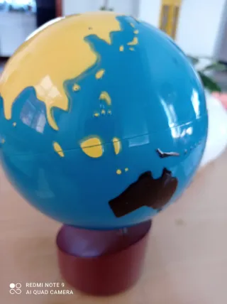 Globo terráqueo Montessori
