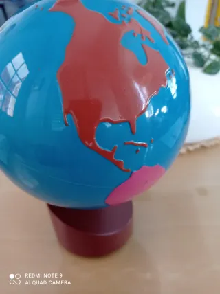 Globo terráqueo Montessori