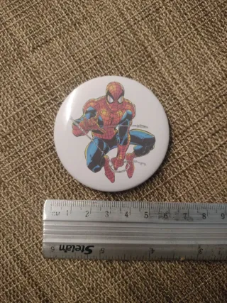 Chapa Spider-man 5.8 cm. No oficial.
