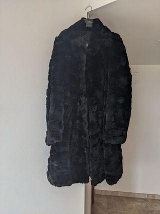 Abrigo de lujo John Richmond negro sin estrenar