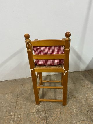 Silla de madera para niño