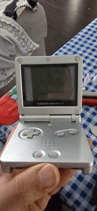 Nintendo Game Boy Advance SP Plata