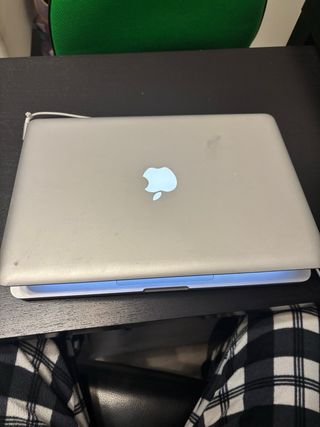 MacBook Pro 13" i5 - 8GB RAM (2012)
