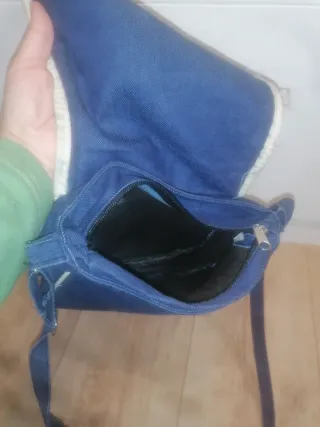 Bolso de tela vaquera con ribete beige