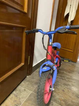 Bicicleta Spiderman Roja y Azul