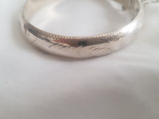 Pulsera de plata grabada
