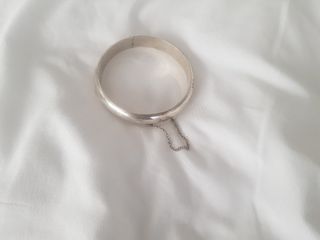 Pulsera de plata grabada