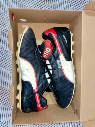 2 botas de futbol original 30 €