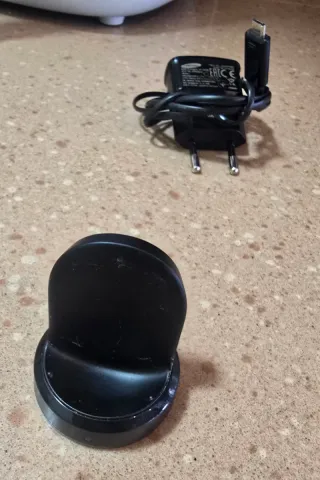 Samsung Gear S2 Smartwatch con Cargador y correa