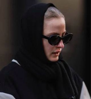 Bufanda con capucha Zara