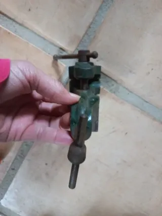 Tornillo de banco pequeño metal