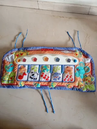 Piano musical infantil para cuna