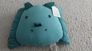 Cojín infantil dinosaurio verde