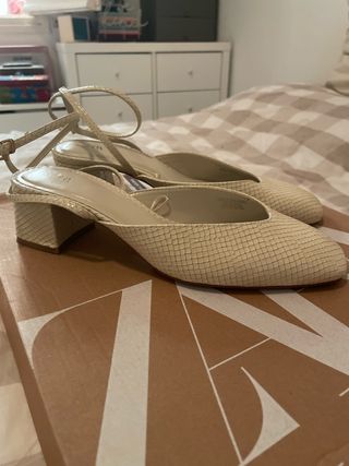 Zara Zapatos Beige Tacón Ancho Piel Serpiente