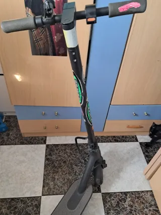 Patinete Eléctrico Xiaomi Mi Essential