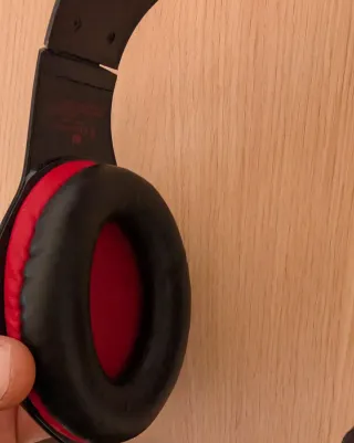 Auriculares Gaming BeExcellent Negros y Rojos