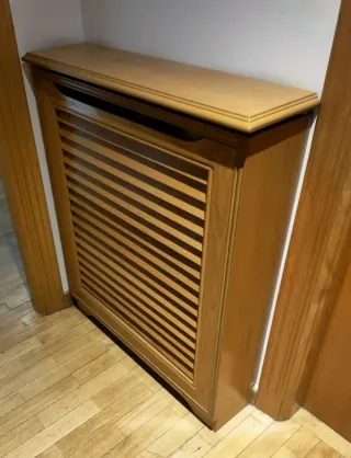 Cubre radiador de madera