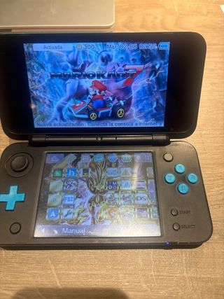 Nintendo 2DS XL Negra/Azul con funda