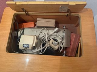 Mesa de costura de madera