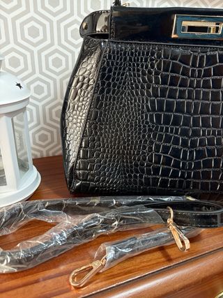 Bolso charol negro