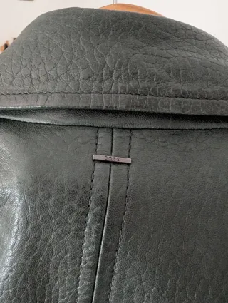 Cazadora cuero mujer Hugo Boss negra