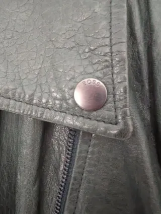 Cazadora cuero mujer Hugo Boss negra