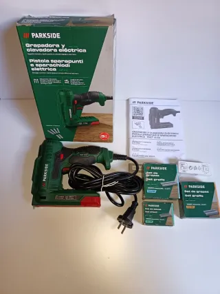 Grapadora Parkside + Grapas y Clavos nuevo
