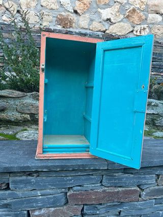 Mueble antiguo de madera