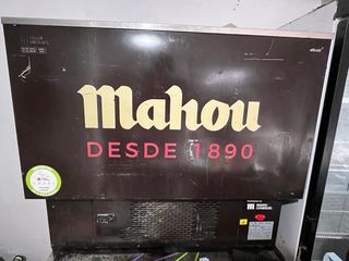 Frigoriferi e vetrina espositiva