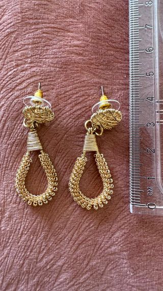 Pendientes dorados largos