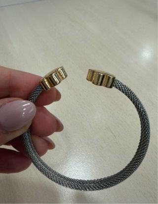 Conjunto Pulsera y Anillo dorado y plateado.