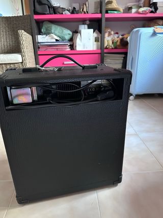 Amplificador Bajo Behringer Ultrabass BX300