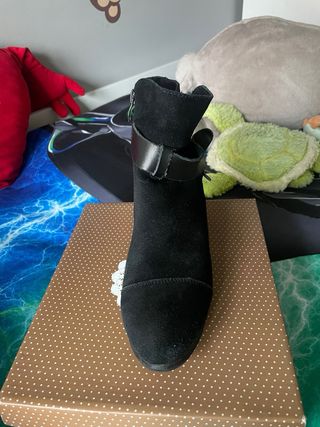 Botín negro tacón talla 40