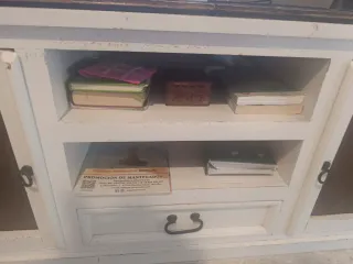 Mueble TV madera blanco y marrón