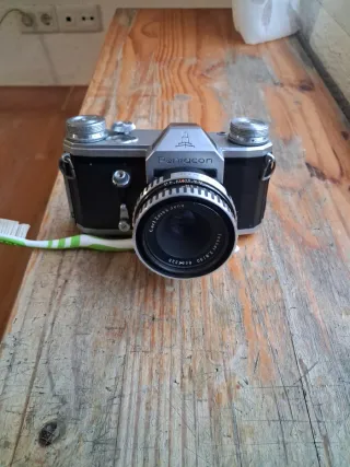 Pentacon F con Carl Zeiss Jena Tessar 50mm