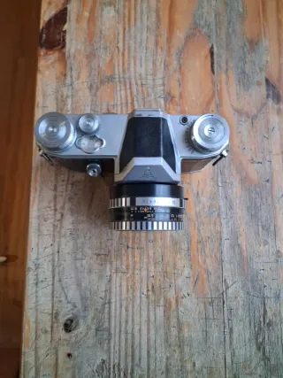Pentacon F con Carl Zeiss Jena Tessar 50mm