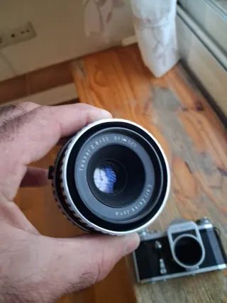 Pentacon F con Carl Zeiss Jena Tessar 50mm