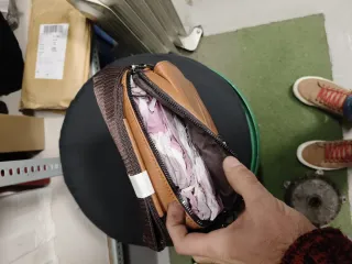 Bandolera de Estilo Clásico en Color Marrón.