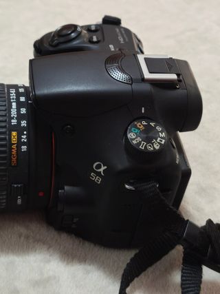 Cámara Sony Alpha a58 Negra