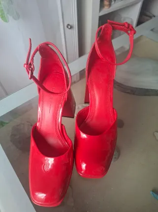 Zapatos charol plataforma Bershka