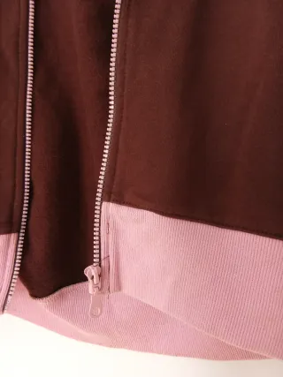 Sudadera deportiva marrón y rosa