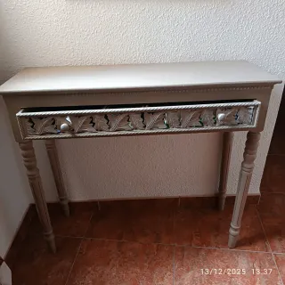 Mesita y espejo de entrada madera