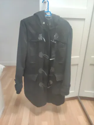 Abrigo de paño negro