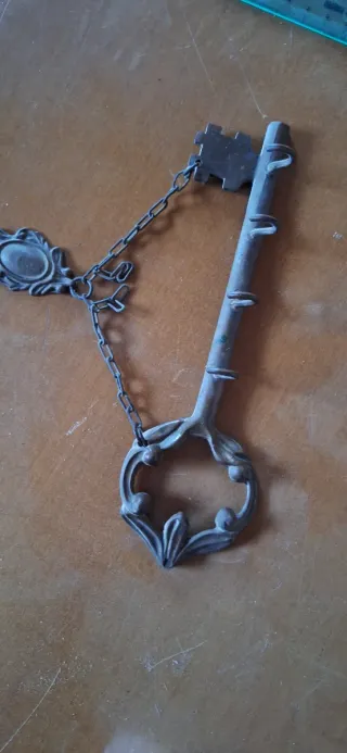 Portachiavi da parete vintage in metallo